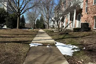 2518 Anna Wy, Elgin, IL 60124 - Photo 2