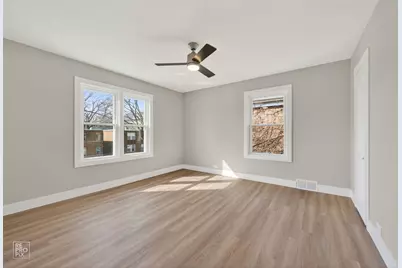 8047 S Kingston Avenue, Chicago, IL 60617 - Photo 8