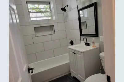 642 N Central Park Avenue, Chicago, IL 60624 - Photo 4