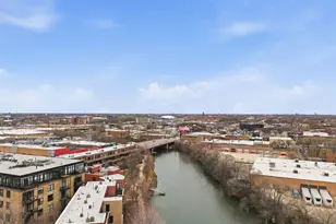 2307 W Wolfram St, Chicago, IL 60618 - Photo 4