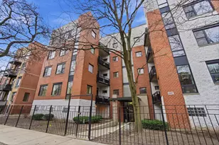 2307 W Wolfram St, Chicago, IL 60618 - Photo 2