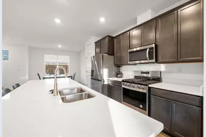 2031 Sequoia Avenue, Mundelein, IL 60060 - Photo 8