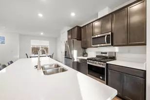 2031 Sequoia Ave, Mundelein, IL 60060 - Photo 8