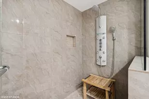 180 E Pearson St, Chicago, IL 60611 - Photo 18