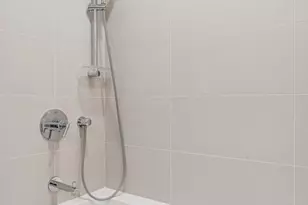 180 E Pearson St, Chicago, IL 60611 - Photo 24