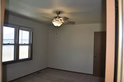 521 S Railroad Street, Montgomery, IL 60538 - Photo 10