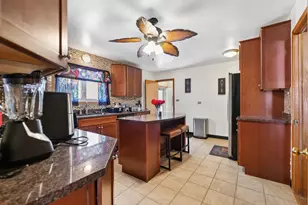 4437 W 100th St, Oak Lawn, IL 60453 - Photo 6