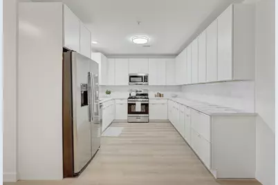 9201 Milwaukee Avenue N #407, Niles, IL 60714 - Photo 6