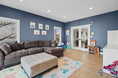 2005 N Woodland Lane, Arlington Heights, IL 60004 - Photo 4