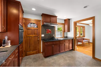840 N Center Street, Naperville, IL 60563 - Photo 6