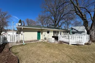 430 26th Ave, East Moline, IL 61244 - Photo 6