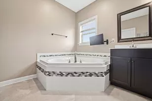 2235 Wickford Ln, Sycamore, IL 60178 - Photo 40