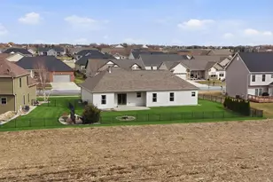 2235 Wickford Ln, Sycamore, IL 60178 - Photo 18