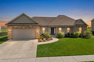 2235 Wickford Ln, Sycamore, IL 60178 - Photo 4