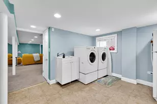 5537 W Melrose St, Chicago, IL 60641 - Photo 24