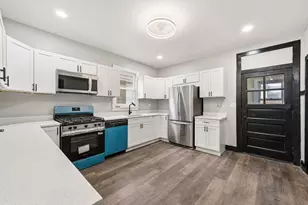 8418 S Essex Ave, Chicago, IL 60617 - Photo 18