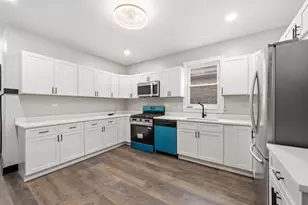 8418 S Essex Ave, Chicago, IL 60617 - Photo 20