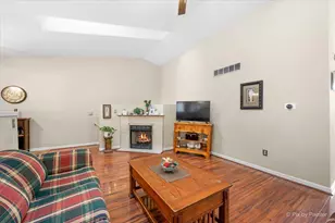 1499 Stonefield Dr, Dekalb, IL 60115 - Photo 6