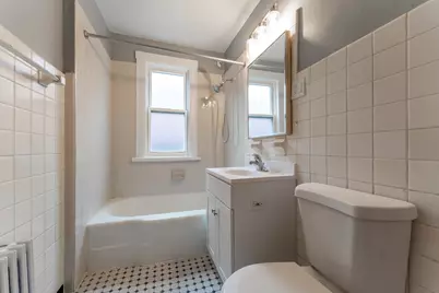 3908 W Montrose Avenue #2R, Chicago, IL 60618 - Photo 8