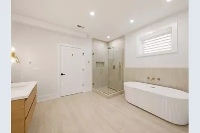 3644 W Cornelia Avenue #1, Chicago, IL 60618 - Photo 8
