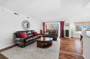 [Address not provided], Elk Grove Village, IL 60007 - Photo 6