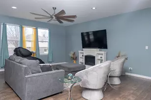 303 Owen Ct, Oswego, IL 60543 - Photo 10