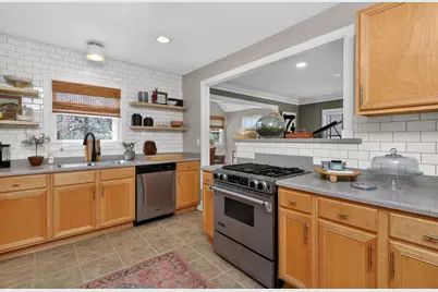 210 Woodward Avenue, Geneva, IL 60134 - Photo 12