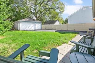 875 S York St, Elmhurst, IL 60126 - Photo 18