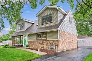 875 S York St, Elmhurst, IL 60126 - Photo 2