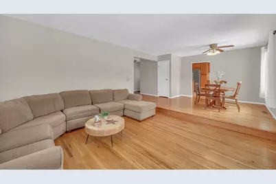 1129 N Cumberland Circle, McHenry, IL 60050 - Photo 6