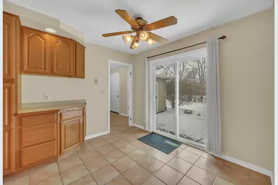 1129 N Cumberland Circle, McHenry, IL 60050 - Photo 14
