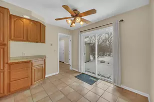 1129 N Cumberland Circle, McHenry, IL 60050 - Photo 14