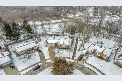 1129 N Cumberland Circle, McHenry, IL 60050 - Photo 36