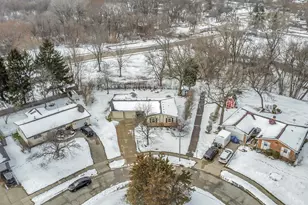 1129 N Cumberland Circle, McHenry, IL 60050 - Photo 36