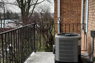 1110 N Farnsworth Ave, Aurora, IL 60505 - Photo 10