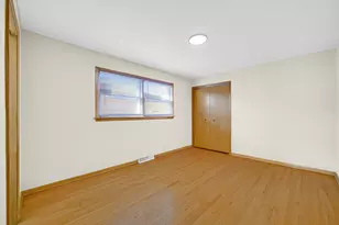 665 Hoxie Ave, Calumet City, IL 60409 - Photo 8