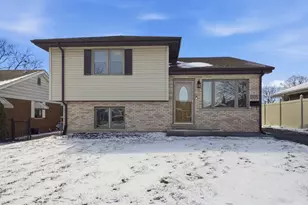 5905 Superior St, Berkeley, IL 60163 - Photo 1