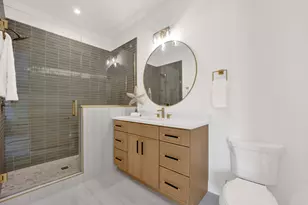 5630 N Broadway St, Chicago, IL 60660 - Photo 14