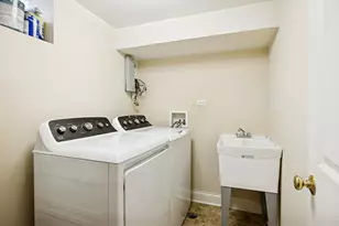 6530 N Oliphant Ave, Chicago, IL 60631 - Photo 16