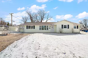 42 Hanson Dr, Bourbonnais, IL 60914 - Photo 1