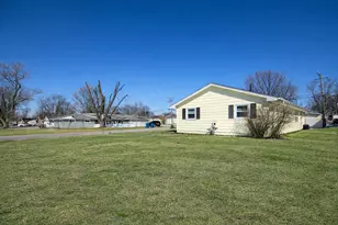 42 Hanson Dr, Bourbonnais, IL 60914 - Photo 18
