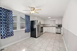 42 Hanson Dr, Bourbonnais, IL 60914 - Photo 4