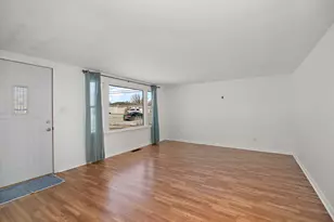 42 Hanson Dr, Bourbonnais, IL 60914 - Photo 2