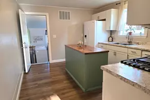 174 N Elm St, Herscher, IL 60941 - Photo 4