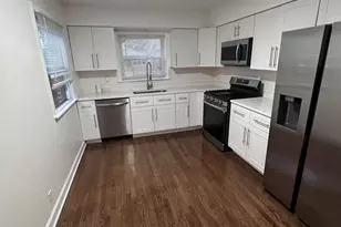 11339 S Ave M Ave, Chicago, IL 60617 - Photo 2