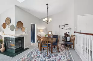 462 S President St, Carol Stream, IL 60188 - Photo 4