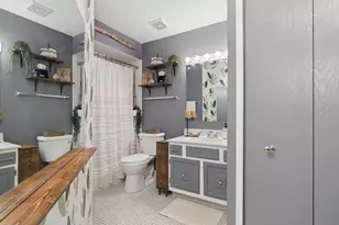 462 S President St, Carol Stream, IL 60188 - Photo 14