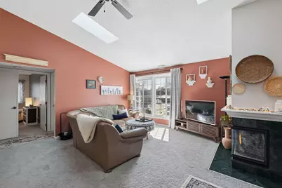 462 S President Street #302, Carol Stream, IL 60188 - Photo 2