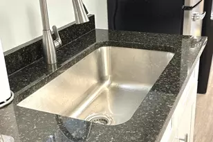 2445 W 71st St, Chicago, IL 60629 - Photo 18