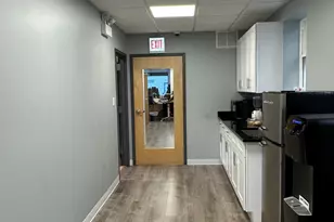 2445 W 71st St, Chicago, IL 60629 - Photo 16